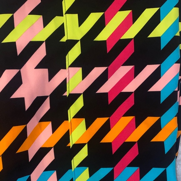 SZ 20 Tall New York & Company Black Multicolor Houndstooth Flare Pants - Picture 6 of 6